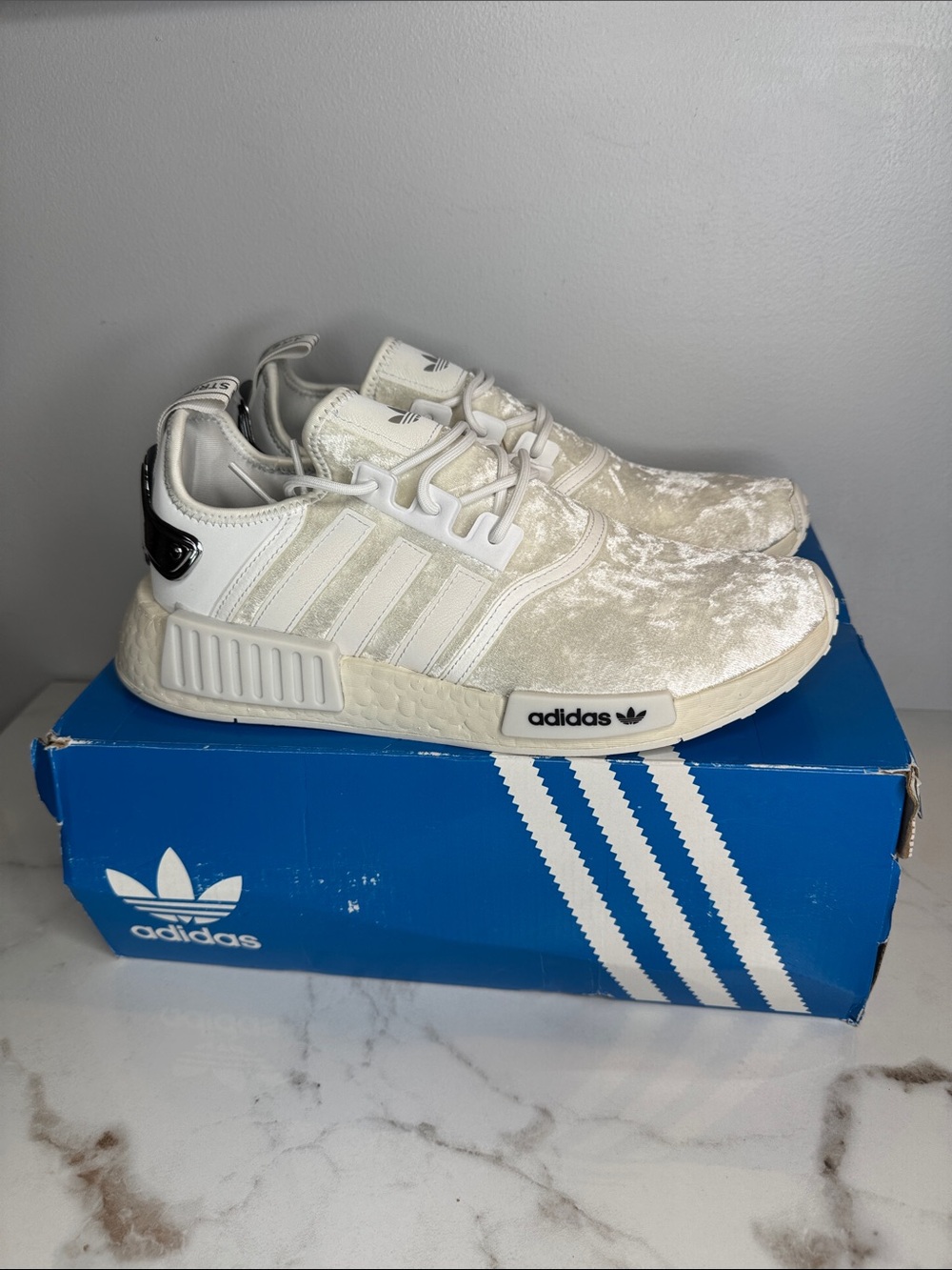 Adidas NMD_R1 Unisex sneakers